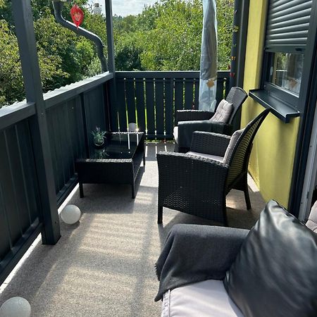 Ferienwohnung Zur Roni Тройхтлинген Екстериор снимка